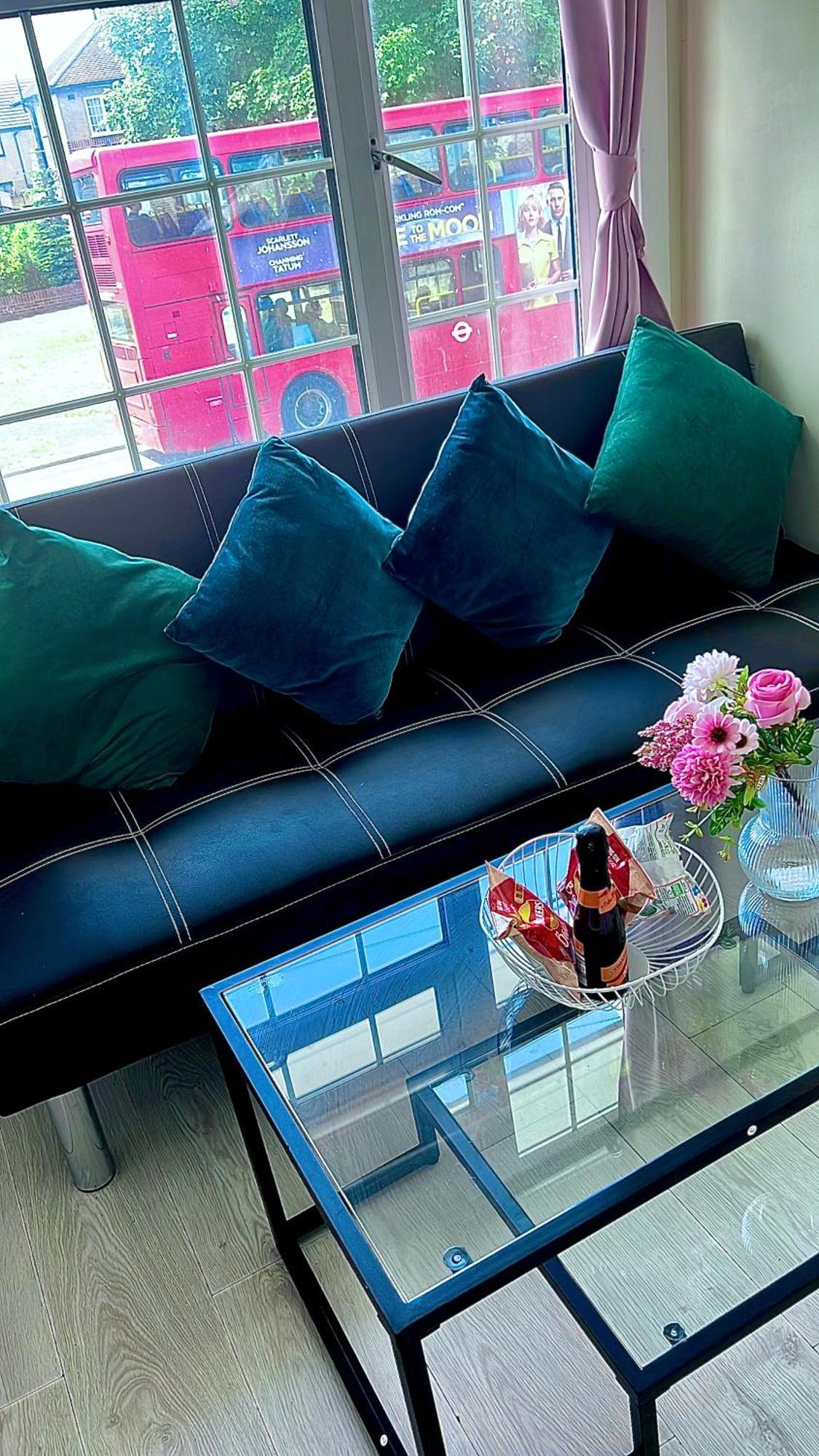 Cosy Private Flat In London, Free Parking On Premise Apartment Carshalton Exterior photo